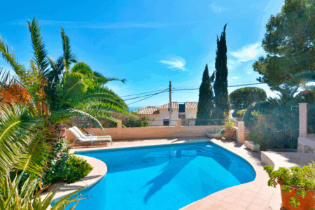 Swimming-pool-in-villa-with-panoramic-sea-views-in-port-d’andratx-2