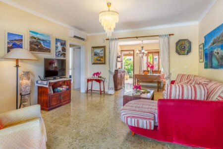 Living Room In Detached House Near The Beach In Son Serra De Marina
