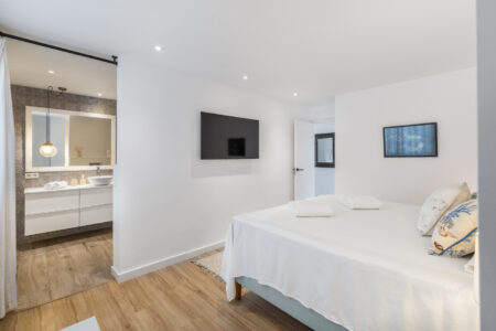 Bedroom In Two Bedroom Apartment In Santa Catalina With Shared Terrace