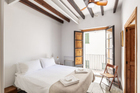 Bedrooms In Renovated Three Bedroom Apartment Near Ramblas