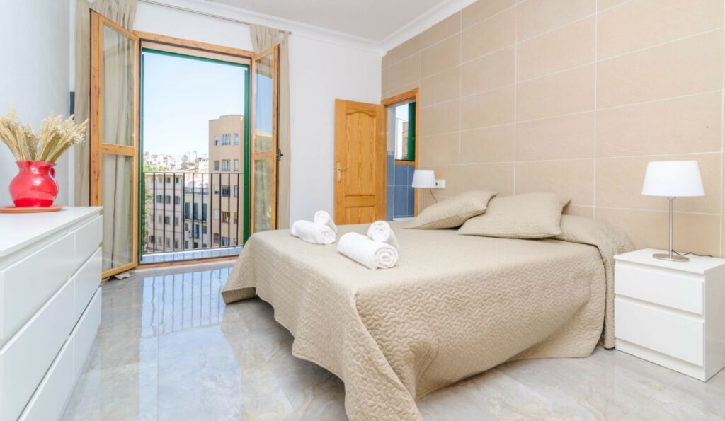 Bedrooms In Three Bedroom Apartment In Palma Centre Next To Ramblas