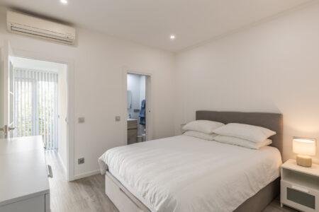 Double Bedrooms In 2 Bedroom Apartment In Santa Catalina