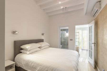 Double Bedrooms In 2 Bedroom Apartment In Santa Catalina