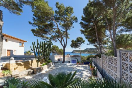 Frontline Villa In Capdepera Outdoor Views