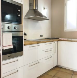 Kitchen At Spacious One Bedroom Apartment Near Plaza Mayor