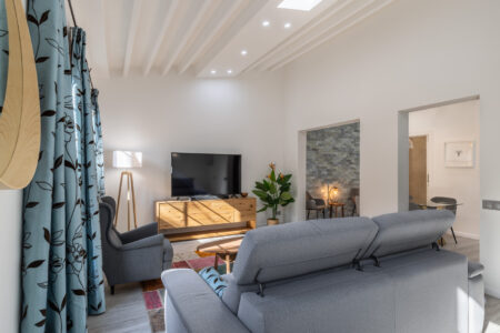 Living Room 2 Bedroom Apartment In Santa Catalina