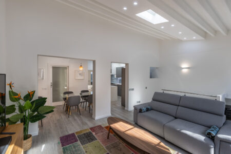 Living Room 2 Bedroom Apartment In Santa Catalina