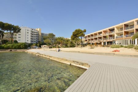 Palmanova Beach Area