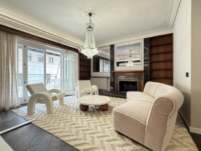 Livingroom In Elegant Two Bedroom Apartment In El Born 3